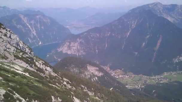 观察奥地利山脉的观点 — 图库视频影像