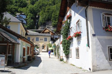 Hallstatt, güzel Avusturya kasabası Bir gölün kıyısında.