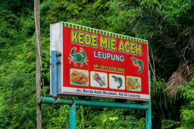 Aceh, Endonezya - 29 Ocak 2023: Kede Mie Aceh Leupung adlı ünlü erişte restoranı