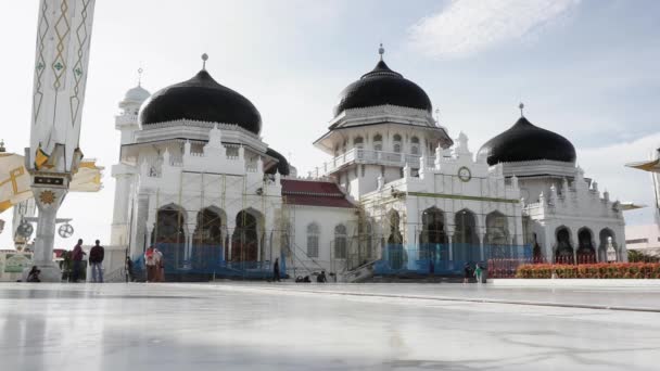 印度尼西亚班达亚齐 2023年10月6日 Baiturrahman大清真寺 Masjid Raya Baiturrahman Muslim Prayer位于印度尼西亚班达亚齐 — 图库视频影像