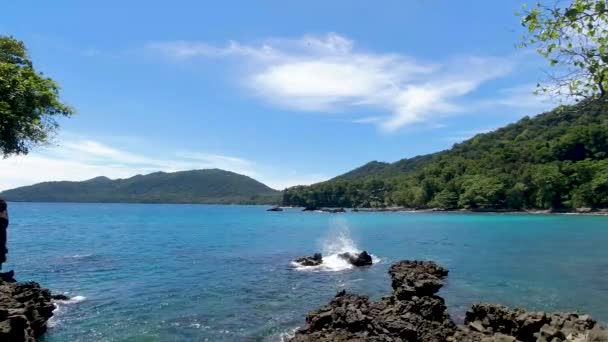 Hermosa Vista Isla Playa Rocosa Isla Weh Paisaje Playero Isla — Vídeos de Stock