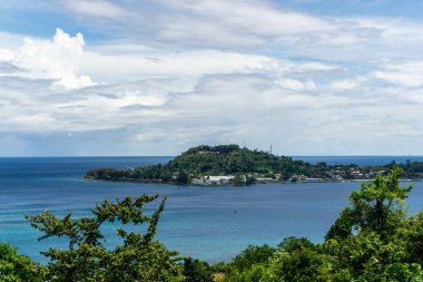 Aceh, Endonezya 'daki Sabang adasının havadan görünüşü. Popüler turizm merkezi