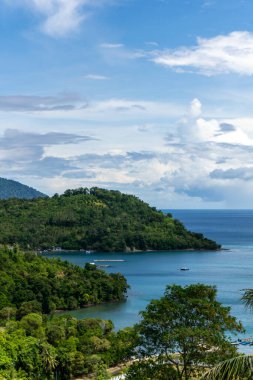 Aceh, Endonezya 'daki Sabang adasının havadan görünüşü. Popüler turizm merkezi