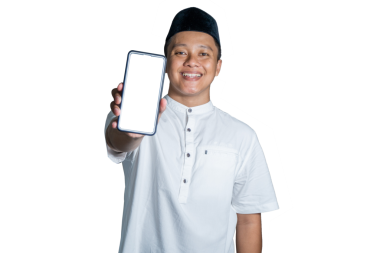 Geleneksel kıyafetli genç bir Müslüman beyaz arka planda farklı jestler gösteriyor..