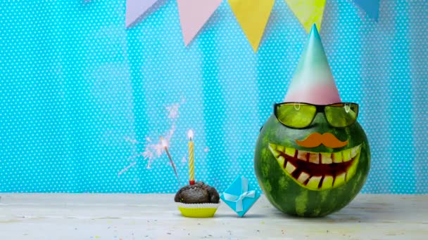 Kreativa Roliga Födelsedagshälsningar För Alla Åldrar Video Vykort Grattis Födelsedagsmuffins — Stockvideo