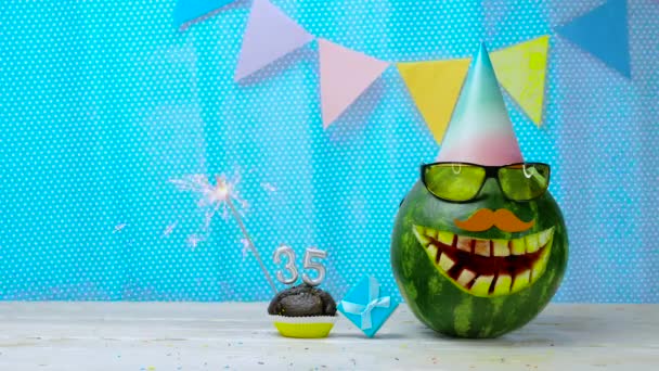 Tvůrčí Narozeninové Pozdravy Pro Pětatřicetiletého Video Karta Happy Birthday Muffin — Stock video