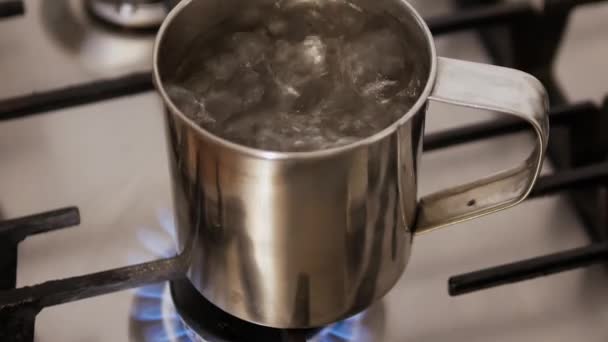 Close Boil Water Metal Tourist Cup Lack Electricity Ukraine Using — Stock Video