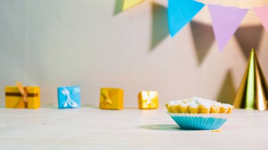 Mutlu yıllar, dekorasyonlar, kutular....