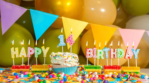 Cream Cupcake Κερί Για Δεκατέσσερα Χρόνια Ευχετήρια Πολύχρωμη Κάρτα Χρόνια — Φωτογραφία Αρχείου