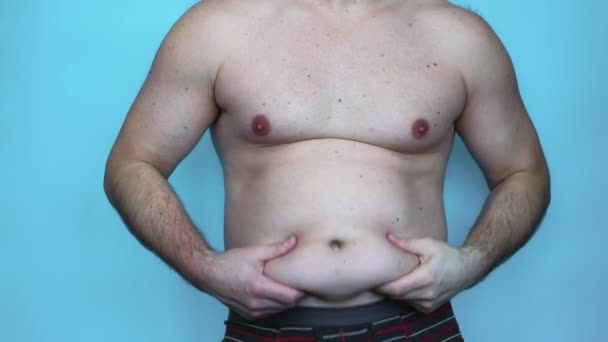 Τόρσο Ενός Άντρα Παχιά Κοιλιά Ένας Παχύσαρκος Αγγίζει Μεγάλη Κοιλιά — Αρχείο Βίντεο