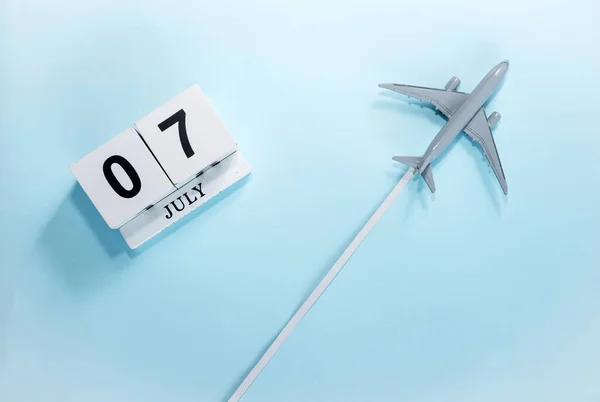 Calendário Julho Com Número Vista Superior Calendário Com Avião Voador — Fotografia de Stock