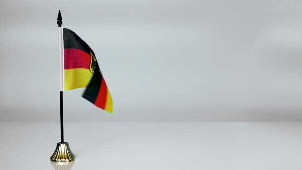 Bandeira Governo Alemanha Bandeira Alemanha Flutters Vento Fundo Cinza — Vídeo de Stock