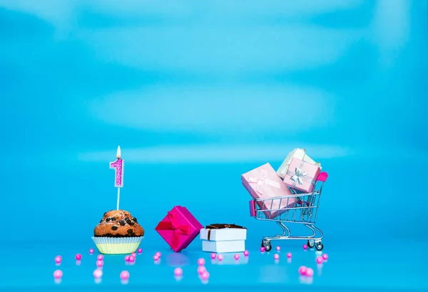 Творческая Открытка Днем Рождения Девушки Женщины Количеством Свечей Пироге Кексом — стоковое фото