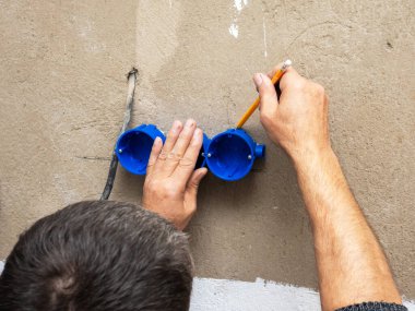 Soket kutusu duvarda, soket kutusu bina duvarında. Elektrik kurulumu