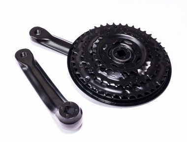 Beyaz arka planda çubuk bağlayan bisiklet, bisiklet için detay. Bisiklet yıldızları, pedallar için yedek parçalar.