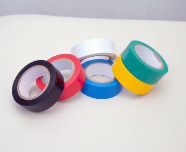 Yapışkan elektrik bandı, inşaat montaj bandı.