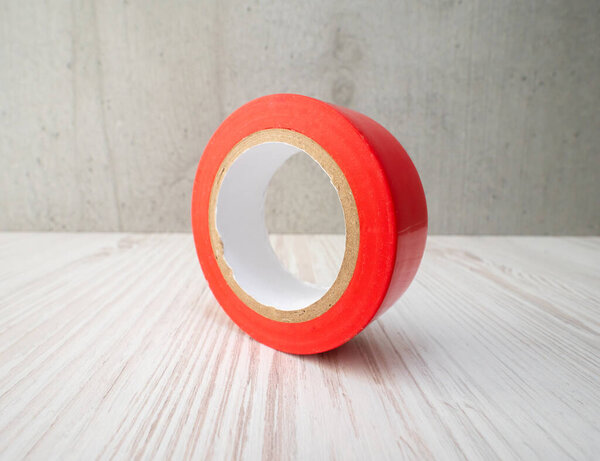 Липкая электрическая лента, строительная лента.