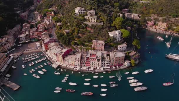 Disparo Dron Portofino Bay Italia Día Soleado Claro Con Muchos — Vídeos de Stock