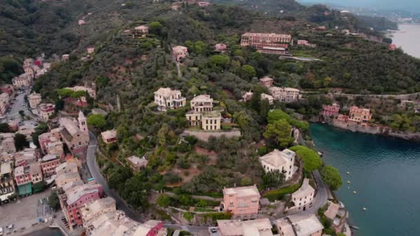 Mise Scène Une Maison Italienne Historique Sur Une Falaise Portofino — Video