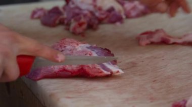 Et yiyen kasap videosu