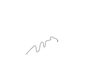 Sürekli çizilen çizgilerin animasyonu güzel kadın badminton oyuncusunu zıplar ve kapalı sahada raketle topa vurur. Spor aktivitesi ve eğlence. Tam uzunluktaki bir çizgi canlandırması