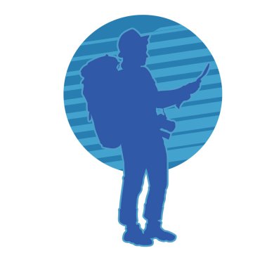 Sırt çantası haritalı bir turist. Seyahat ederken konum haritasında sırt çantalı arama yönü