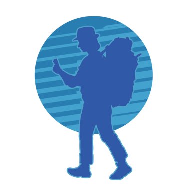 Sırt çantası haritalı bir turist. Seyahat ederken konum haritasında sırt çantalı arama yönü