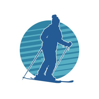 Kar sporu yapan insanların silueti. Kar kayağı yapan insanların silueti.