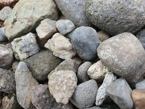 自然を背景に石の小石の写真を閉じる — ストック写真
