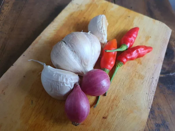 Αρωματικά Υλικά Αρωματικά Υλικά Για Συνταγές Κουζίνας Λευκό Σκόρδο Τσίλι — Φωτογραφία Αρχείου