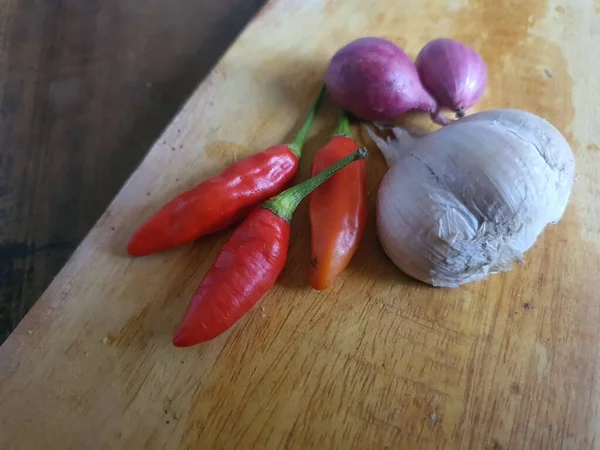 Αρωματικά Υλικά Αρωματικά Υλικά Για Συνταγές Κουζίνας Λευκό Σκόρδο Τσίλι — Φωτογραφία Αρχείου