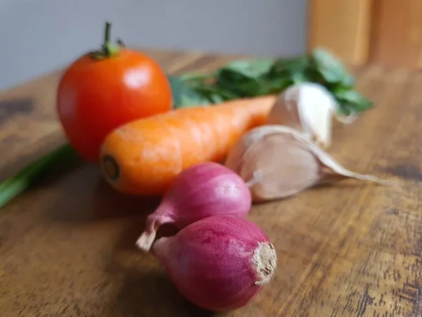 Beberapa Sayuran Kayu Potong Papan — Stok Foto