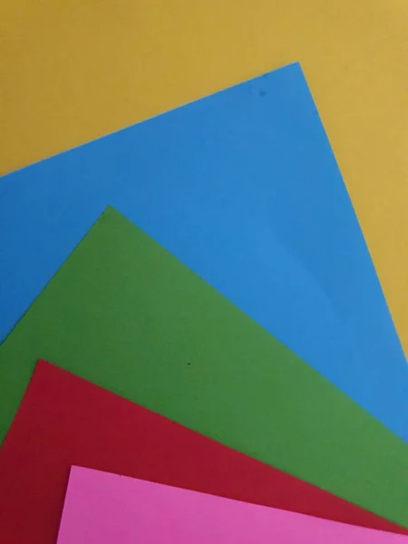 具有各种纸色马赛克的几何设计背景 — 图库照片