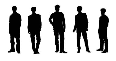 Takım elbiseli bir grup erkek model ayakta poz veriyor..