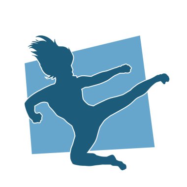 Sıska bir kadının silueti dövüş sanatları tekmesi atıyor.. 