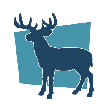 Güzel boynuzları olan vahşi bir geyik ormanının silueti.. 