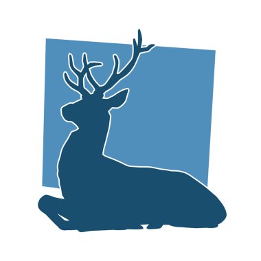 Güzel boynuzları olan vahşi bir geyik ormanının silueti.. 