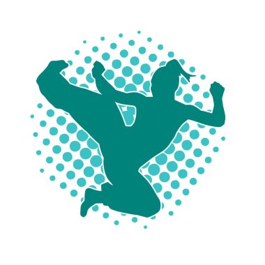 Dövüş sanatları yapan zayıf bir kadının silueti. Dövüş sanatlarında çalışan bir kadının silueti..