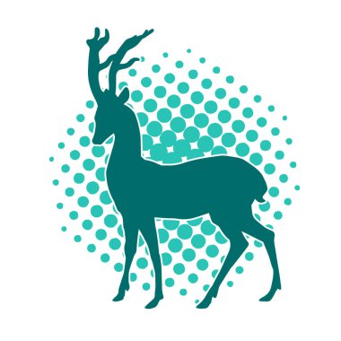 Güzel boynuzları olan vahşi bir geyik ormanının silueti.. 