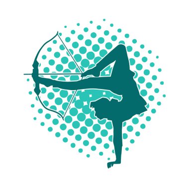 Kadın okçunun silueti akrobatik poz vermeyi hedefliyor. Okçuluk akrobasisi pozu veren bir kadının silueti.. 