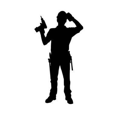 Matkap aletleri taşıyan inşaat işçisi kostümlü bir adamın silueti. İnşaat işçisi erkek silueti elektrikli matkapla hareket halinde poz veriyor. 