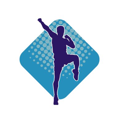 Sportif bir erkeğin silueti spor salonunda poz veriyor. Aerobik yapan zayıf bir adamın silueti..