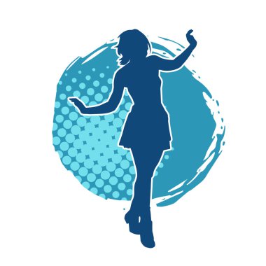 Hareketli pozlarda mini etek giyen bir kadın dansçının silueti. Zayıf bir kadının silueti mutlu bir şekilde dans ediyor..