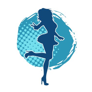 Hareketli pozlarda mini etek giyen bir kadın dansçının silueti. Zayıf bir kadının silueti mutlu bir şekilde dans ediyor..