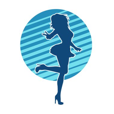 Hareketli pozlarda mini etek giyen bir kadın dansçının silueti. Zayıf bir kadının silueti mutlu bir şekilde dans ediyor..