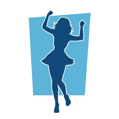 Hareketli pozlarda mini etek giyen bir kadın dansçının silueti. Zayıf bir kadının silueti mutlu bir şekilde dans ediyor..