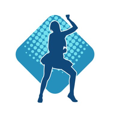 Hareketli pozlarda mini etek giyen bir kadın dansçının silueti. Zayıf bir kadının silueti mutlu bir şekilde dans ediyor..