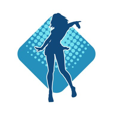 Hareketli pozlarda mini etek giyen bir kadın dansçının silueti. Zayıf bir kadının silueti mutlu bir şekilde dans ediyor..