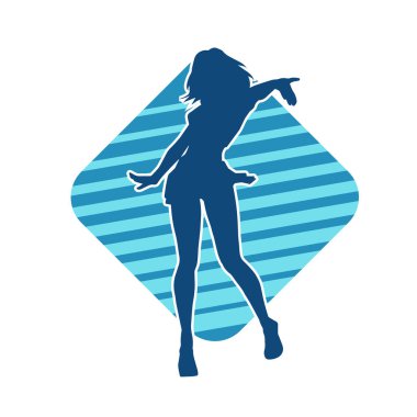 Hareketli pozlarda mini etek giyen bir kadın dansçının silueti. Zayıf bir kadının silueti mutlu bir şekilde dans ediyor..