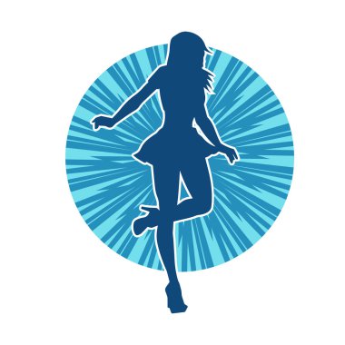 Hareketli pozlarda mini etek giyen bir kadın dansçının silueti. Zayıf bir kadının silueti mutlu bir şekilde dans ediyor..